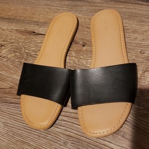 Old Navy black sandals